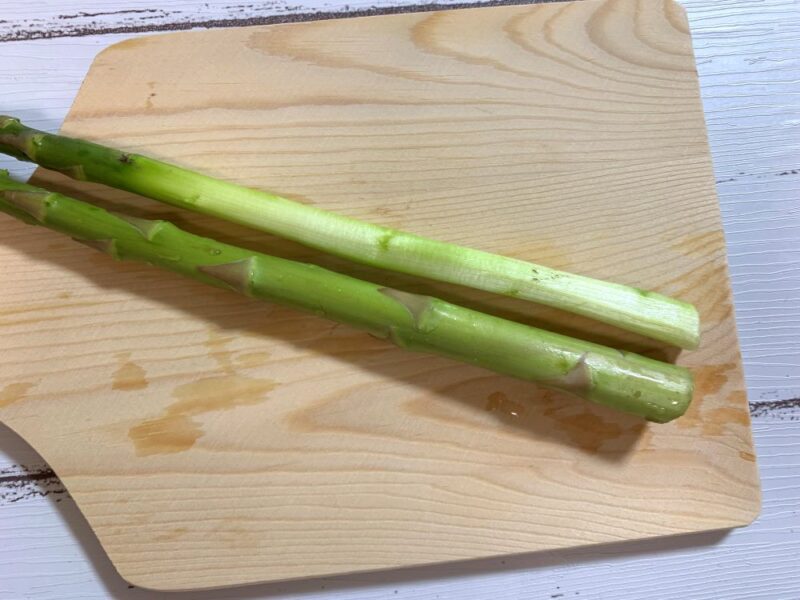 BLW　離乳食　手づかみ食べ　アスパラ　アスパラガス　野菜　大きさ　サイズ　切り方　茹で方　電子レンジ